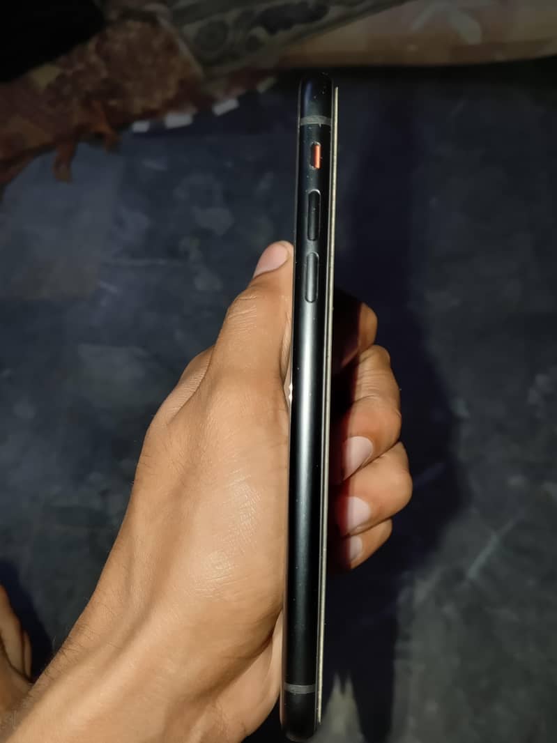 Apple iPhone XR 5