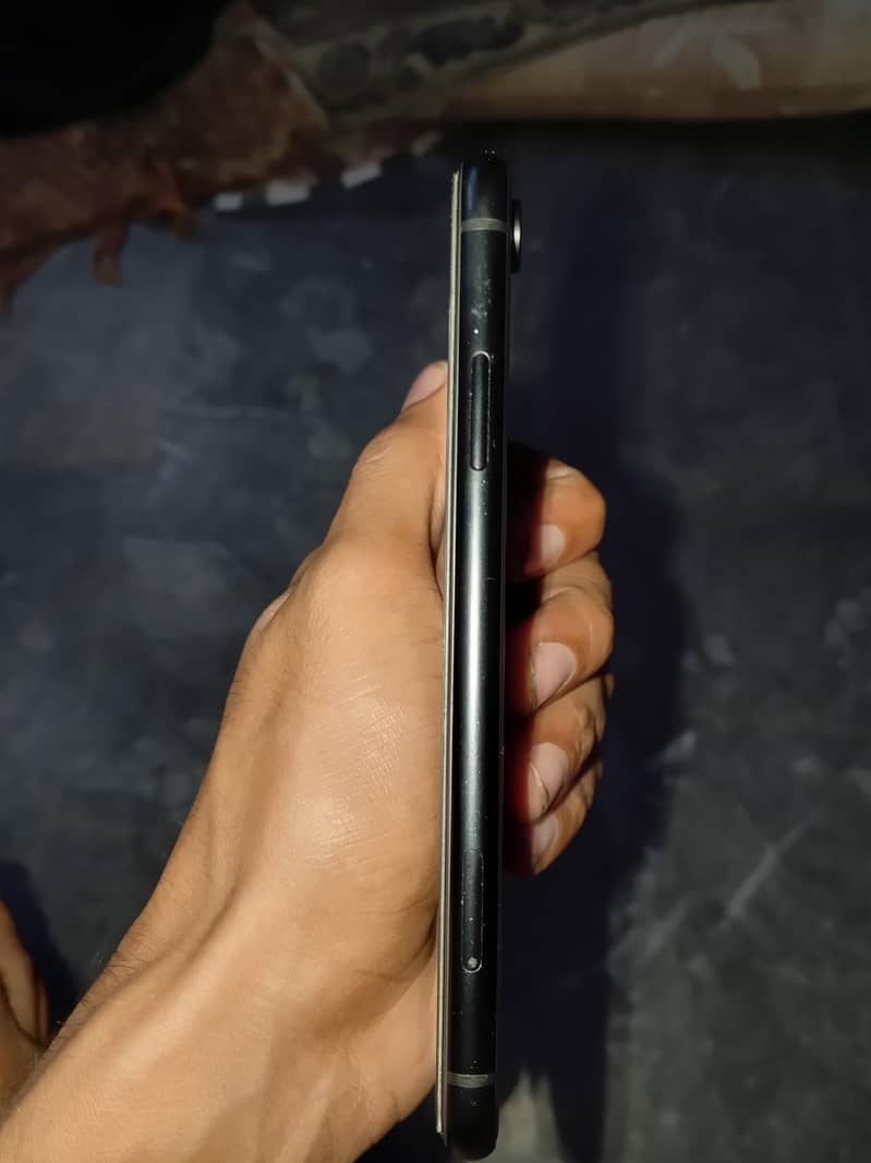 Apple iPhone XR 6