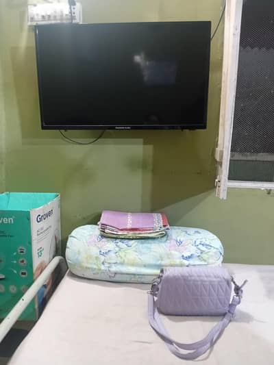 32 inch led use like new
