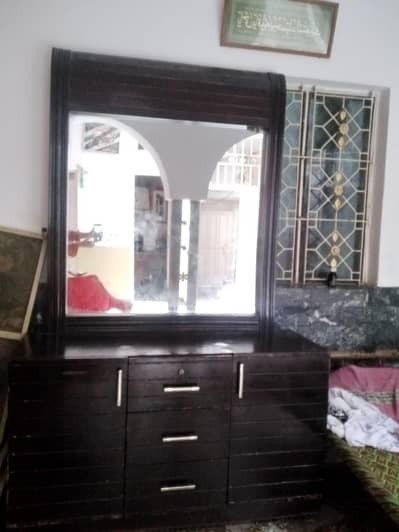 dressing table