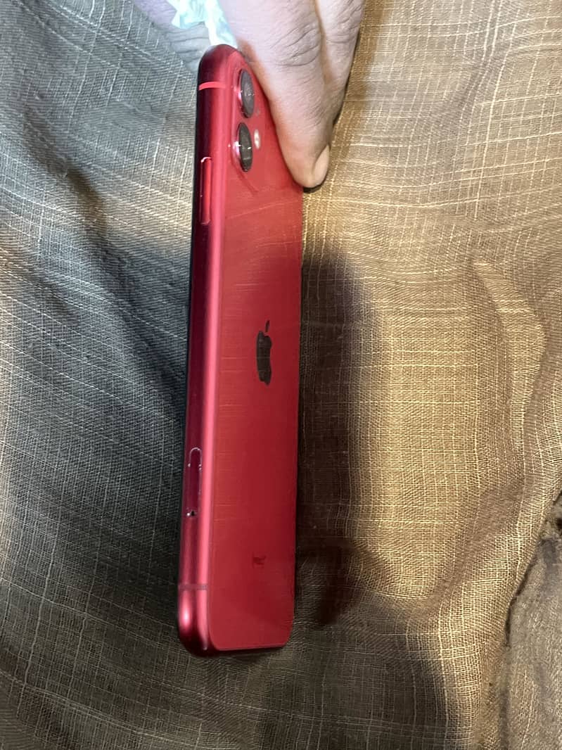 Apple iPhone 11 4