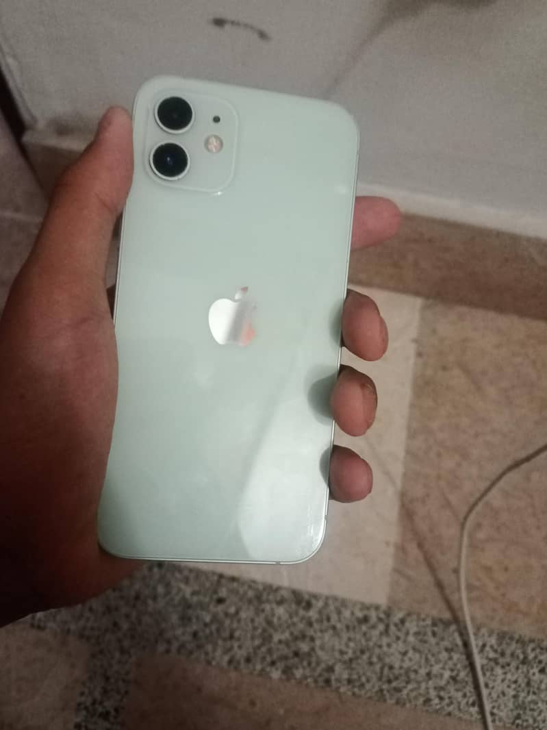 iPhone 12 0