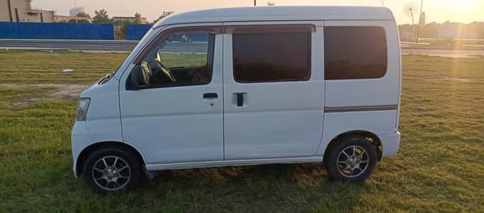 Daihatsu Hijet 2009