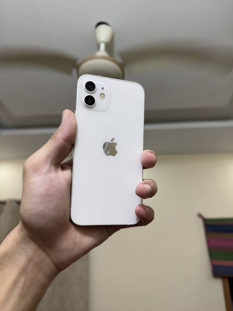 Apple iPhone 12 3
