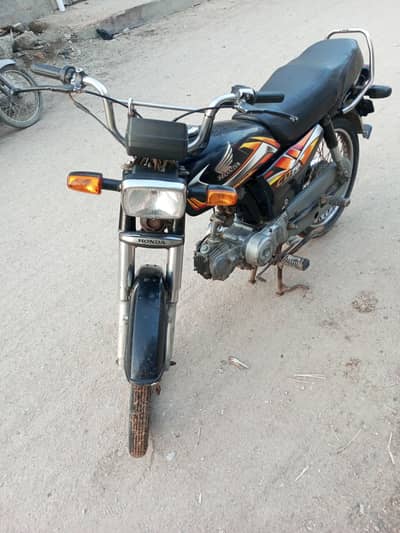 Me apni baik bech raha hun honda 70 2022 may number 03102301950
