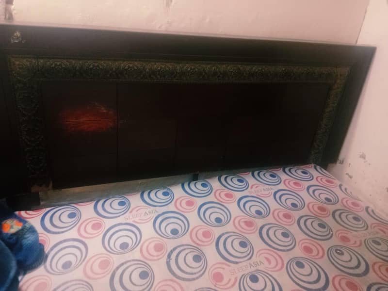 double bed 2 side table and singhar table 0