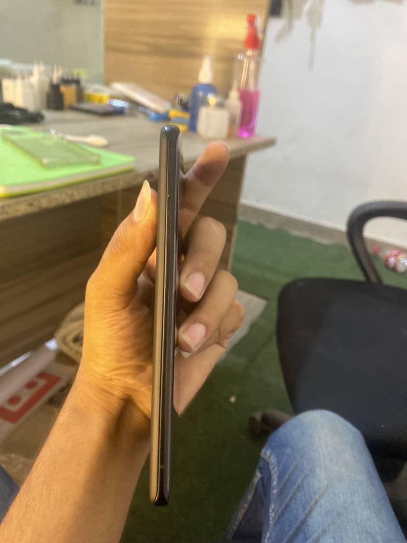 One Plus 9 Pro 5