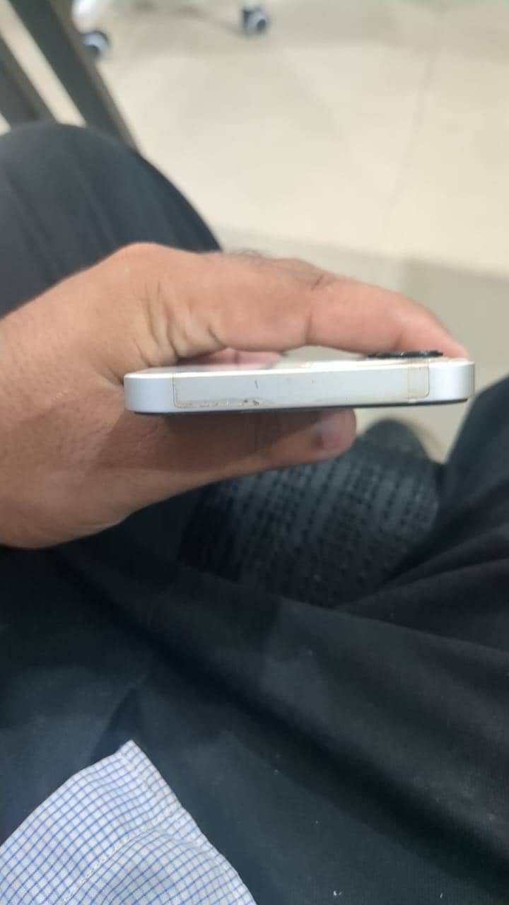 Apple iPhone 12 3