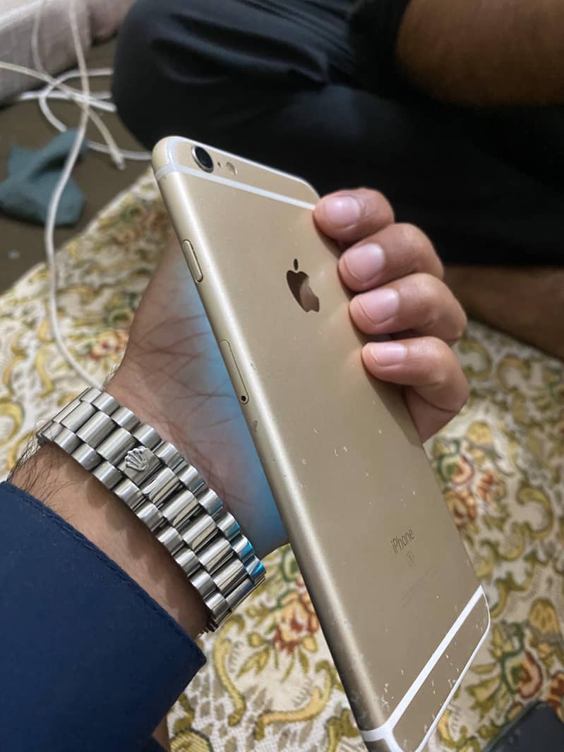 Apple iPhone 6S Plus 0