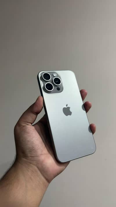 iPhone 15 Pro Max MDM 10/10 mint condition