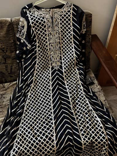 Ladies Formal | Wedding | Fancy Dresses For Sale ( DEMANDING ARTICLES)