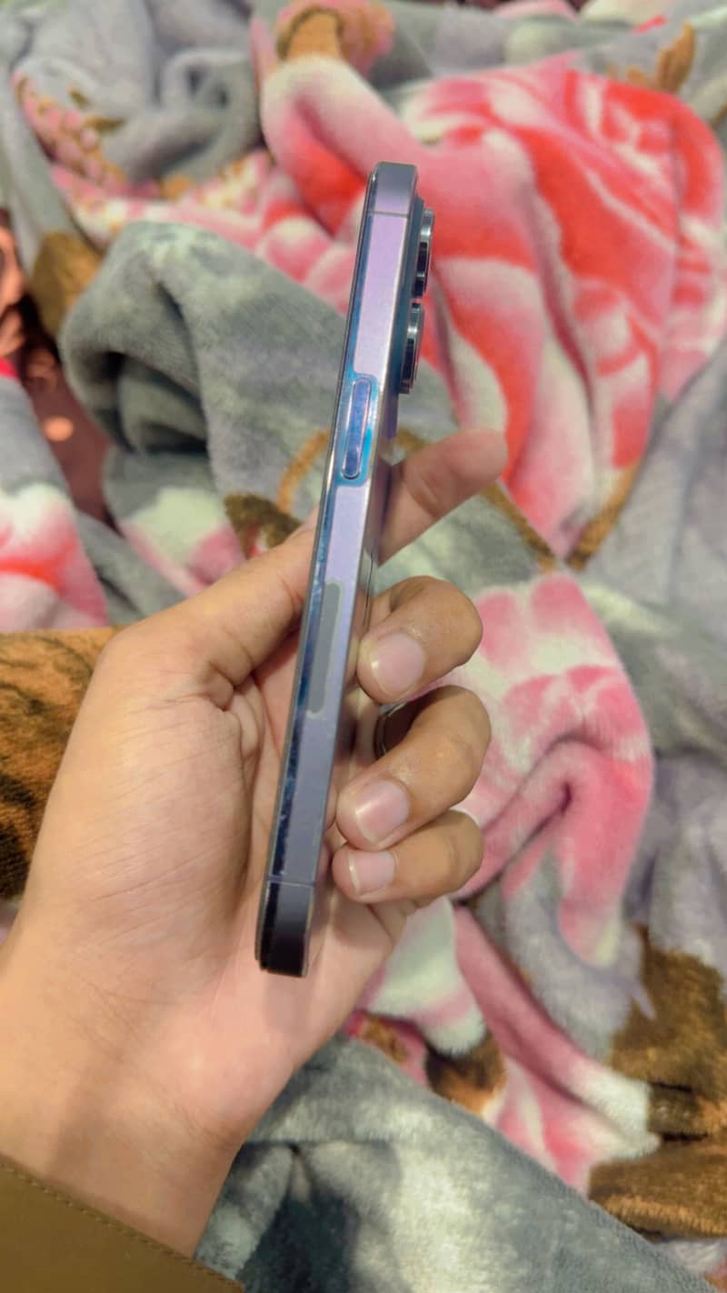 Apple iPhone 14 Pro 2