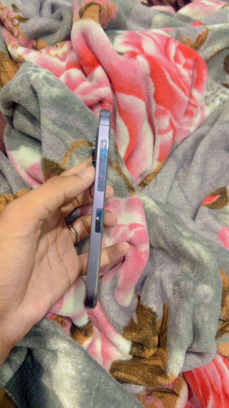 Apple iPhone 14 Pro 3