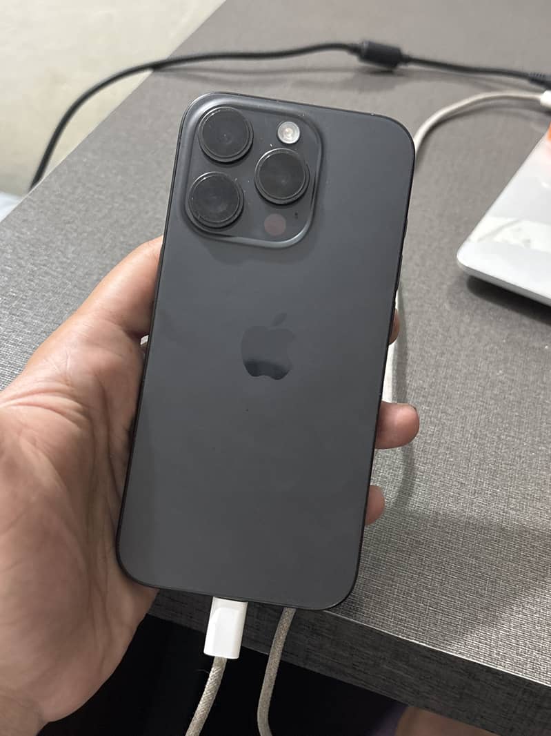 Apple iPhone 15 Pro 2