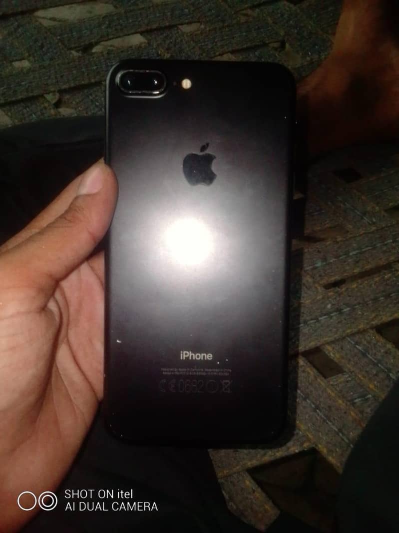 Apple iPhone 7 Plus 0