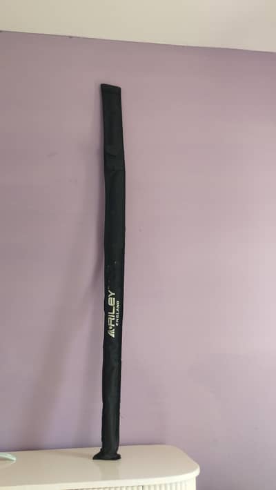 RA cue wooden