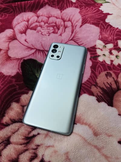 OnePlus 9R – 8GB RAM + 256GB Storage – Snapdragon 870