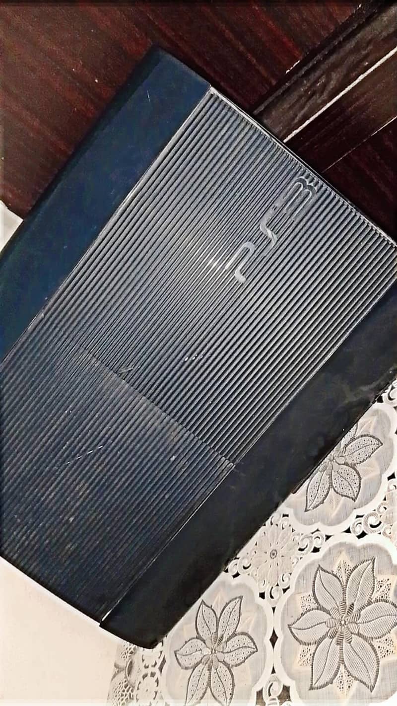 PS3 Super slim 1
