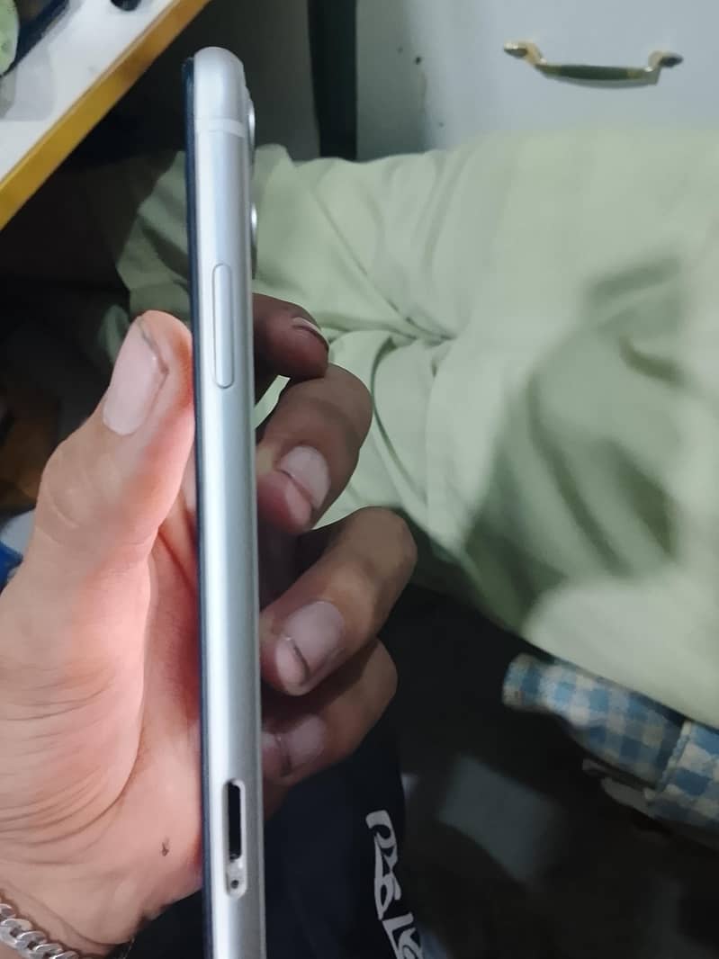 Apple iPhone 11 2