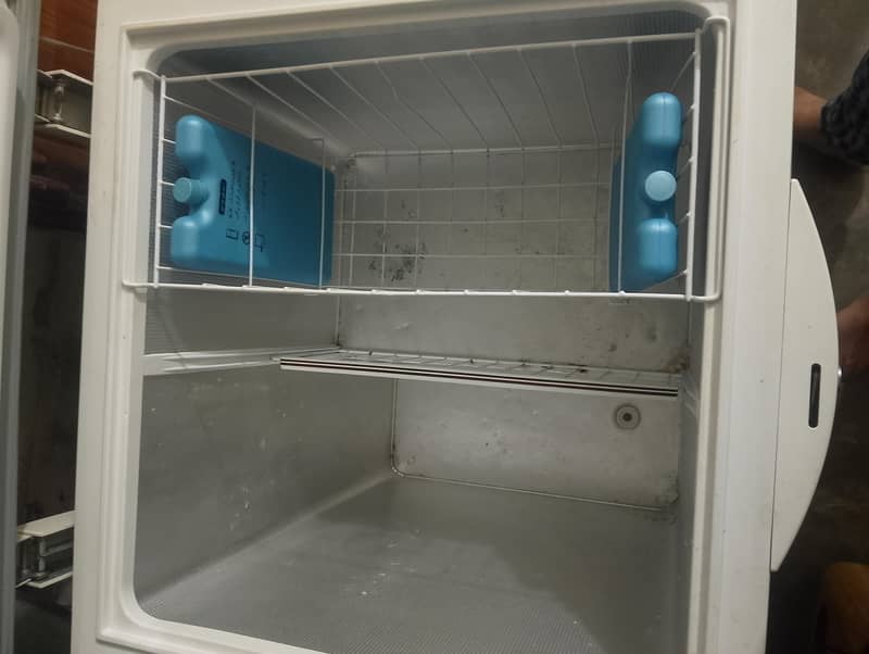 refrigerator 4