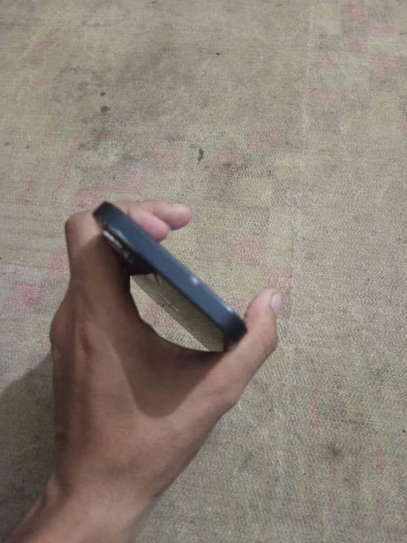 Apple iPhone 12 5