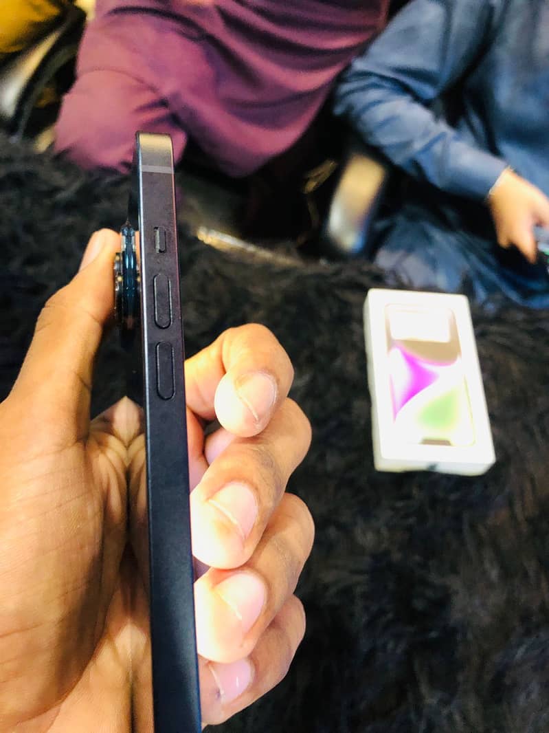 Apple iPhone 14 4