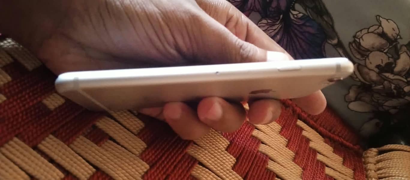 Apple iPhone 6S 5