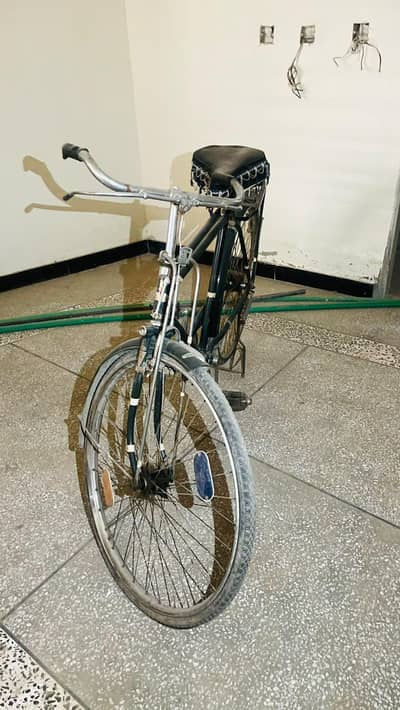 Classic Used Bicycle – Black & Silver