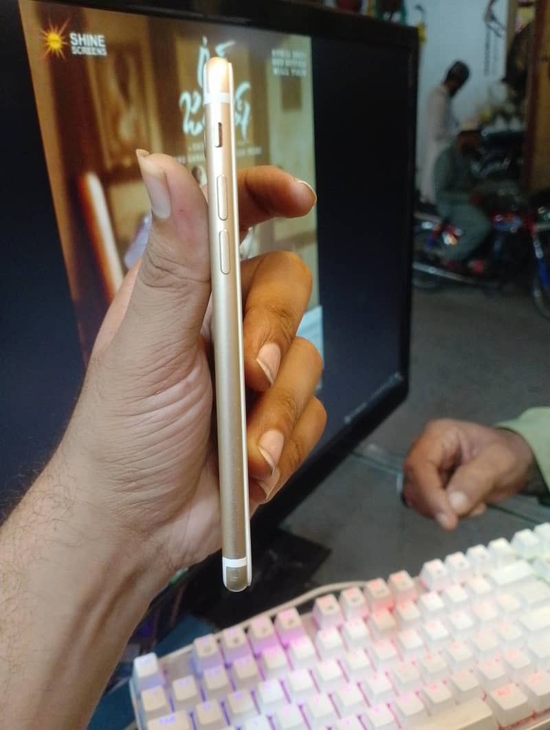 Apple iPhone 7 1