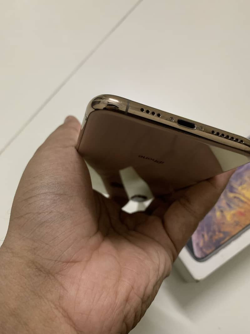 iPhone Xs max 2