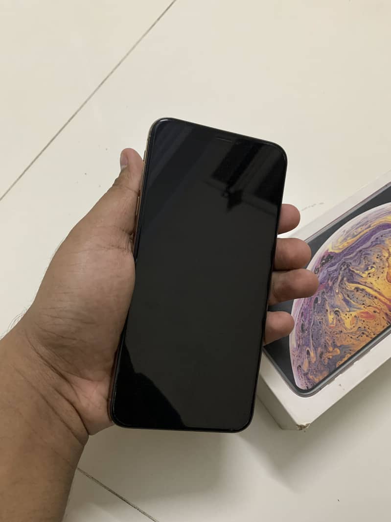 iPhone Xs max 5