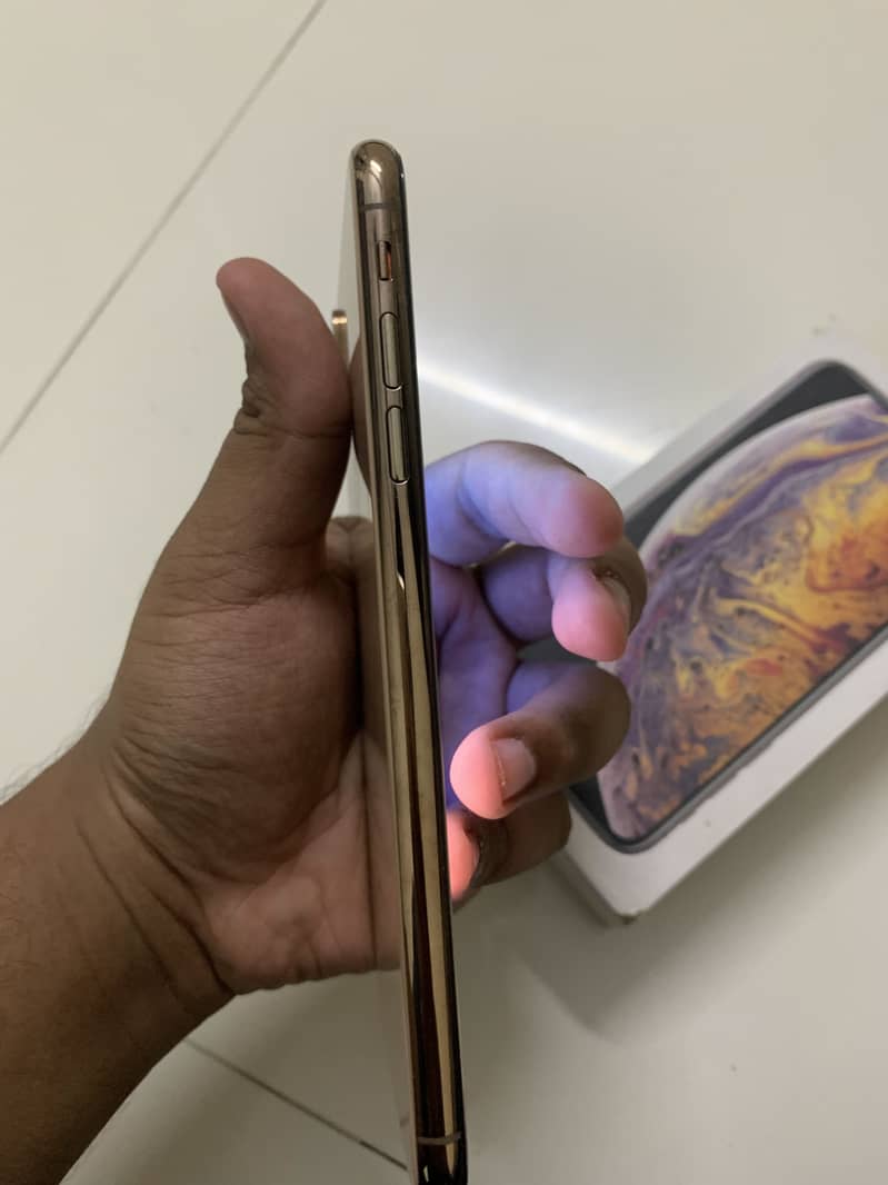 iPhone Xs max 6