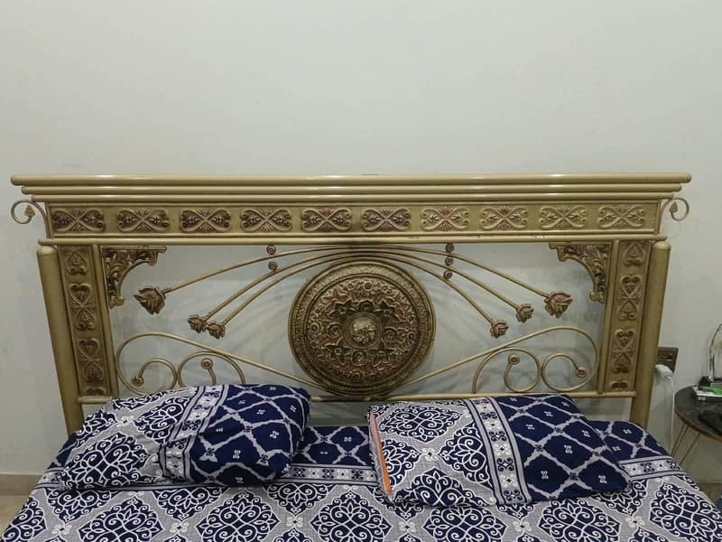 King Size Bed 0