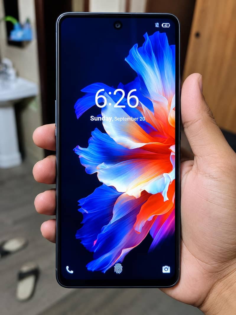 Tecno CAMON 40 Pro 1