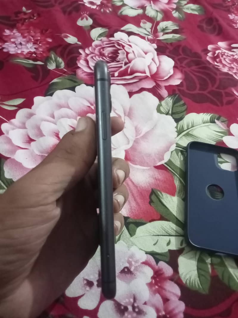 Apple iPhone 11 5