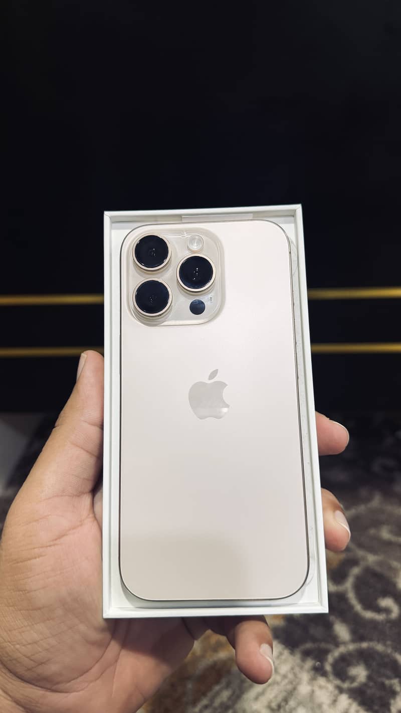 Apple iPhone 16 Pro 0