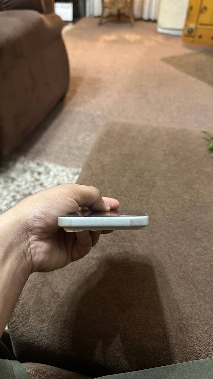 Apple iPhone 17 Pro Max 2