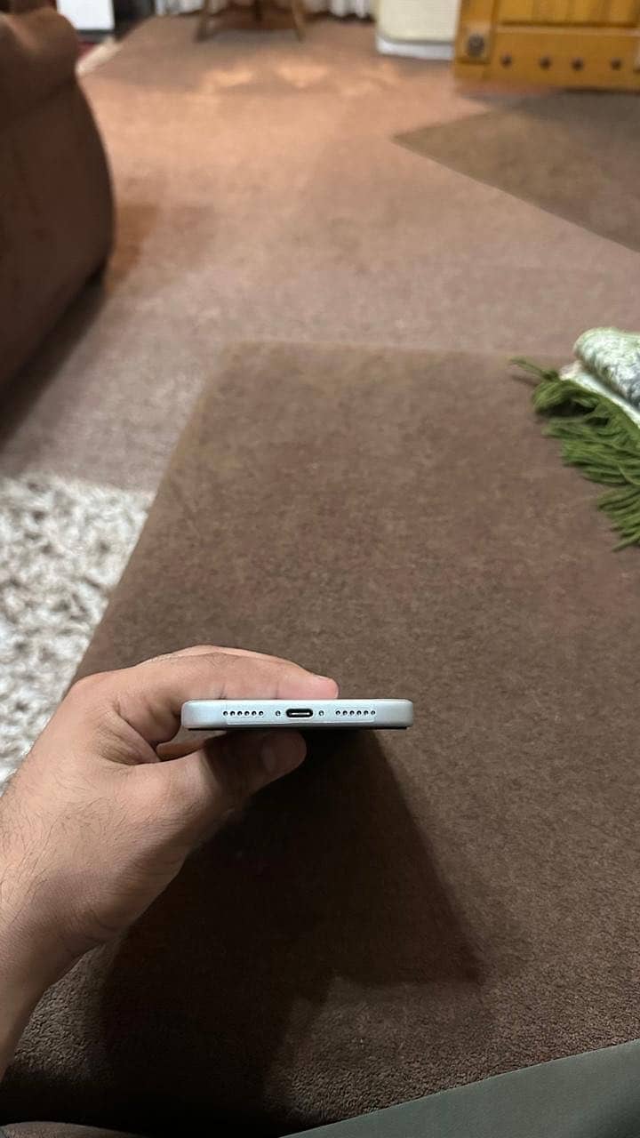 Apple iPhone 17 Pro Max 4