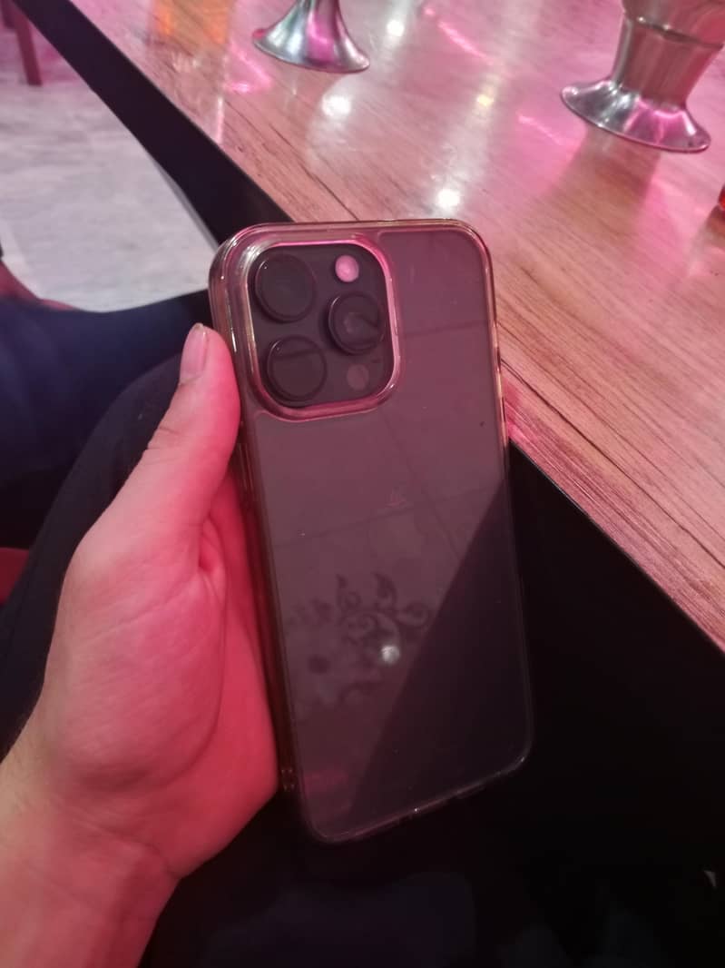 Apple iPhone 15 Pro Max 2