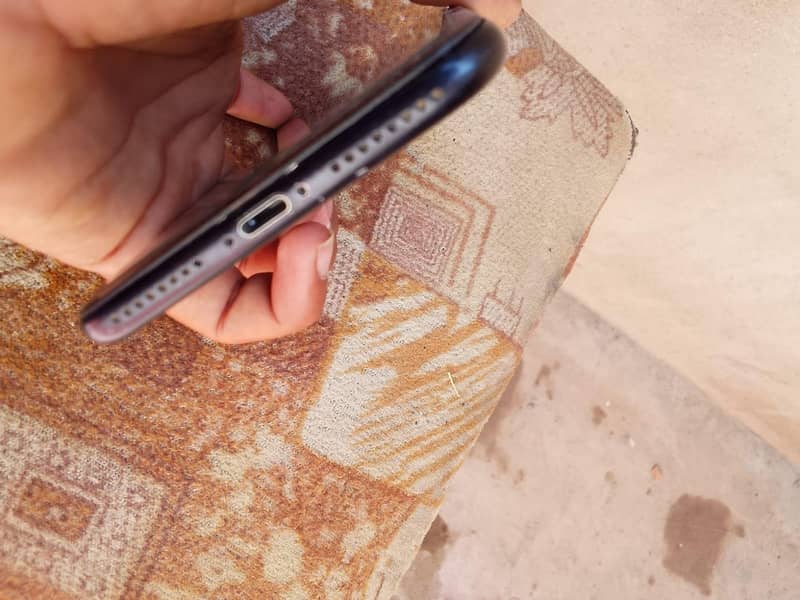 Apple iPhone 7 Plus 3