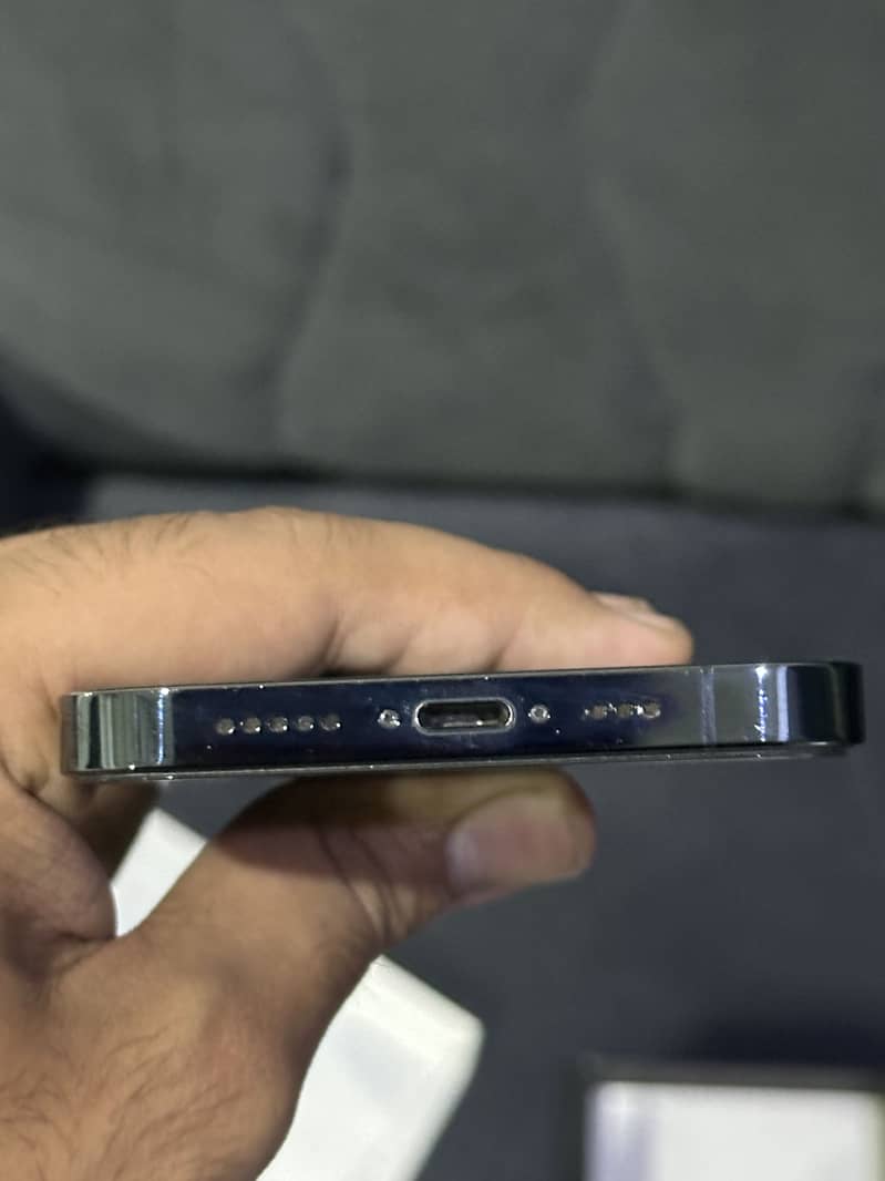 Apple iPhone 12 Pro 0