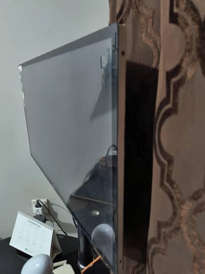 Akira used led tv