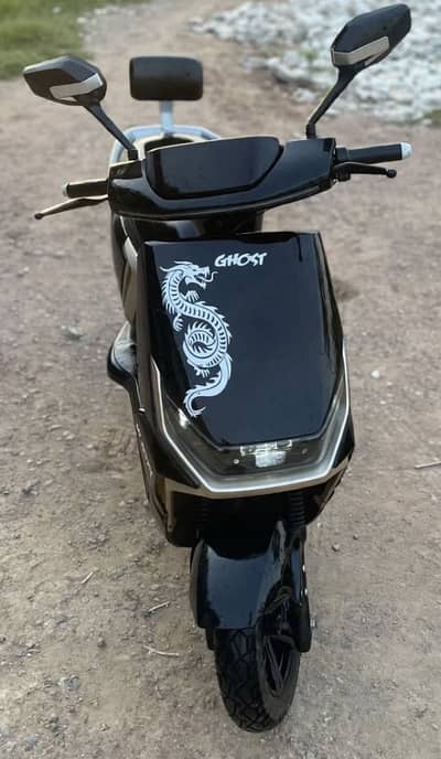EVEE Gen-Z Electric Scooter –Black& Gold