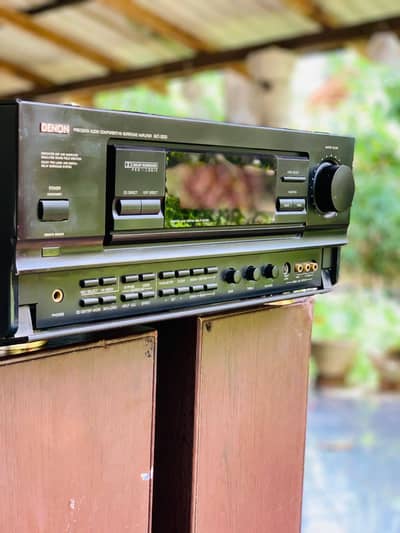 Denon AVC-3530 is a vintage, high-class digital surround AV amplifier