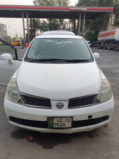 Nissan Tiida 2013