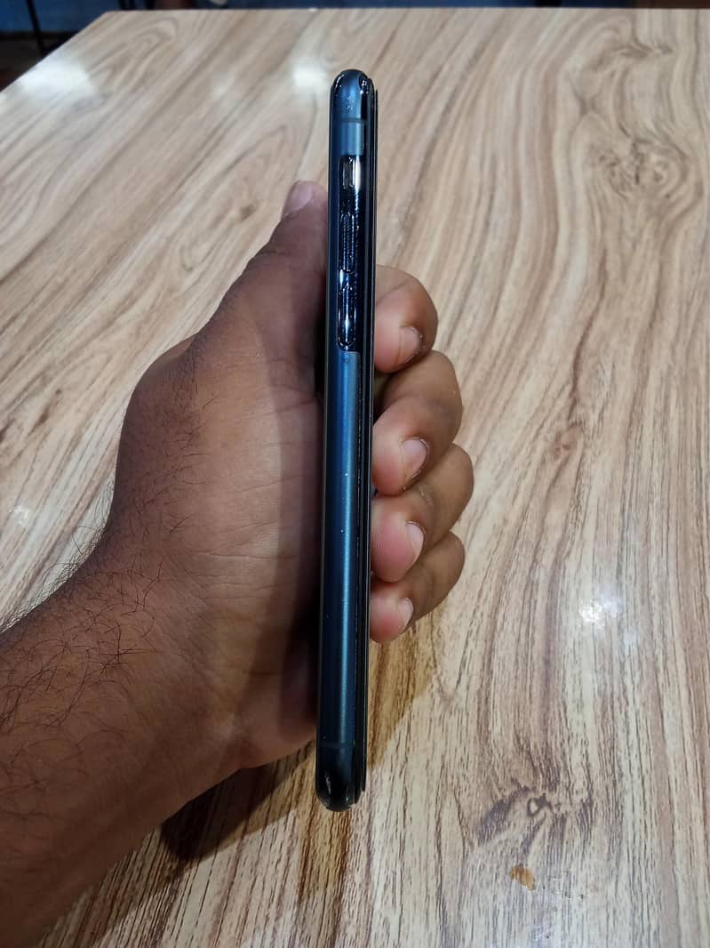Apple iPhone 11 Pro 1
