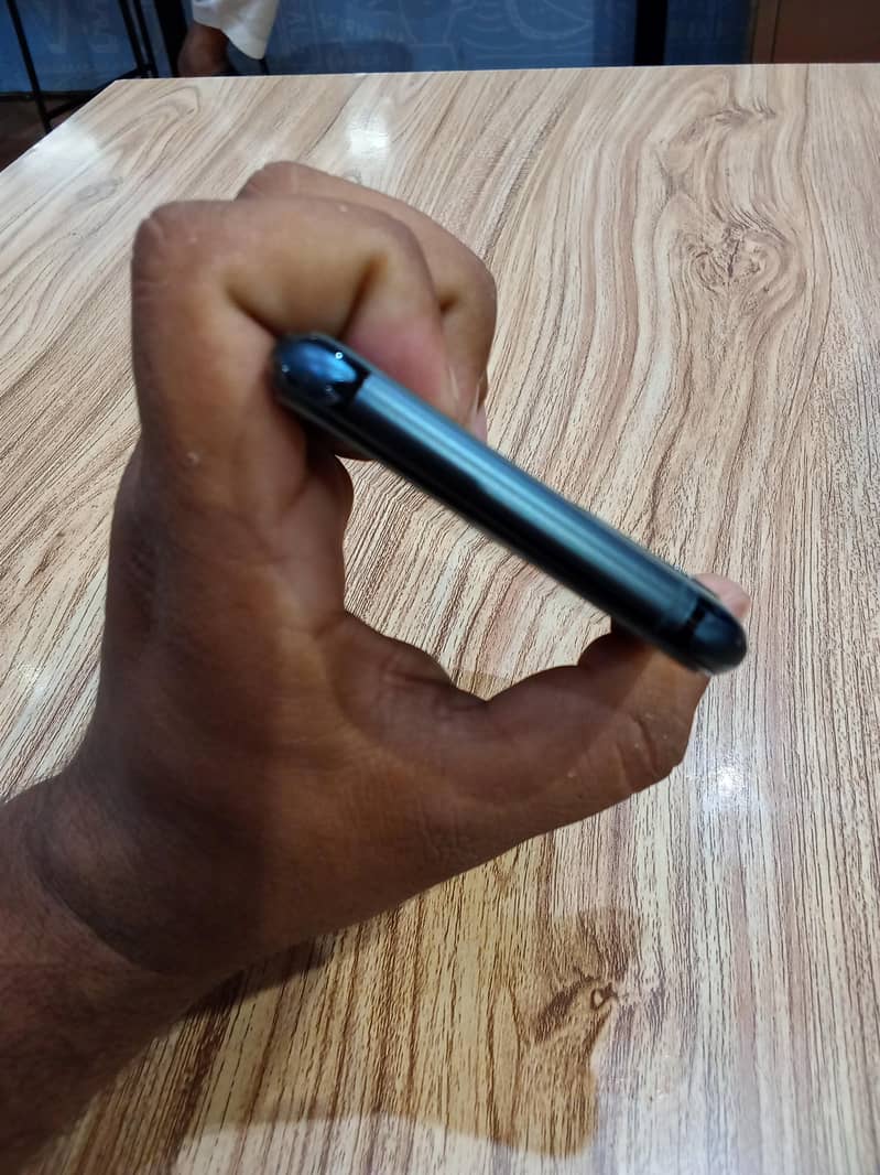 Apple iPhone 11 Pro 3