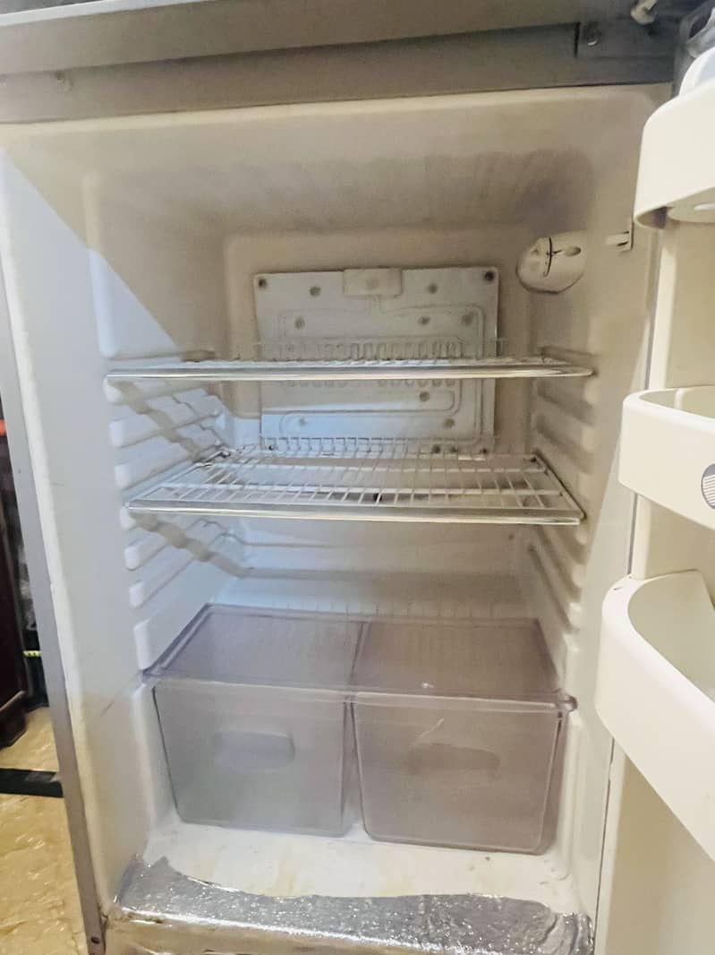 Medium size  fridge 5