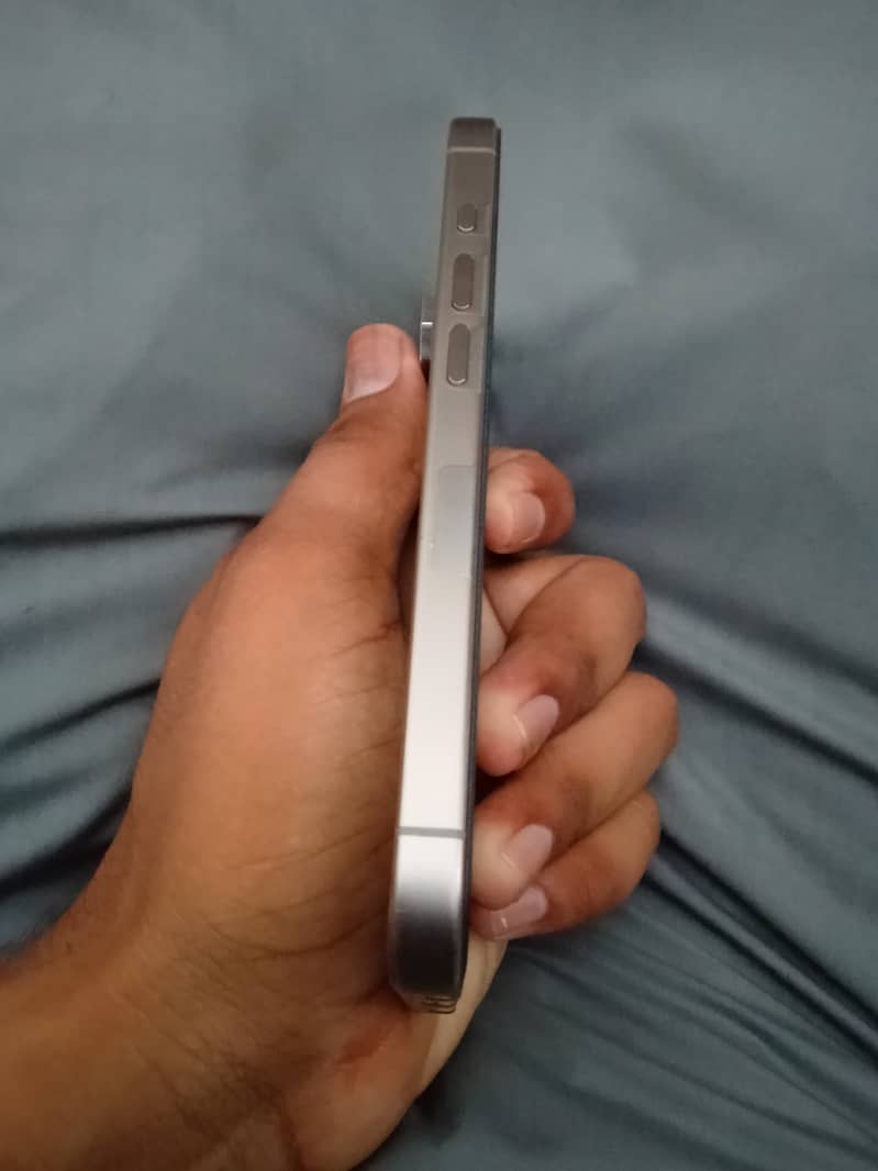 Apple iPhone 15 Pro 1