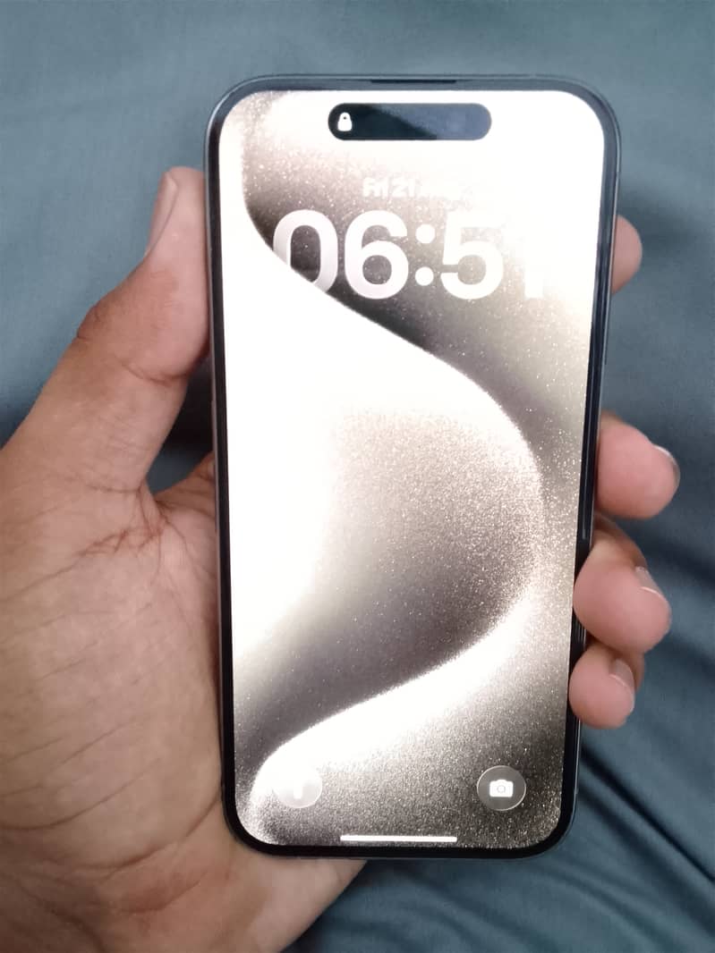 Apple iPhone 15 Pro 3